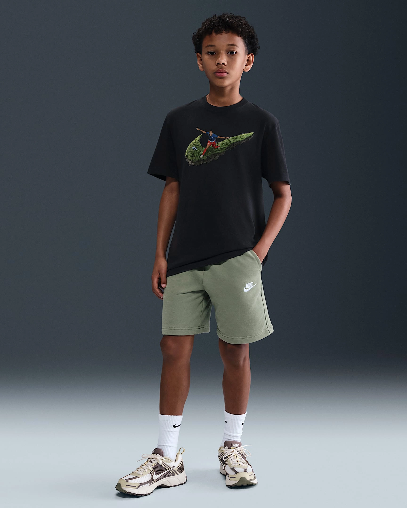 Caitlin Clark: So Win! Großartige Nike Basketball T-Shirt für Kids. Basketball-Träume werden wahr!